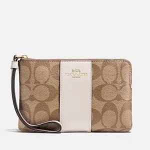 Coach Corner Zip Wristlet In Signature Canvas Gold/KHAKI/CHALK